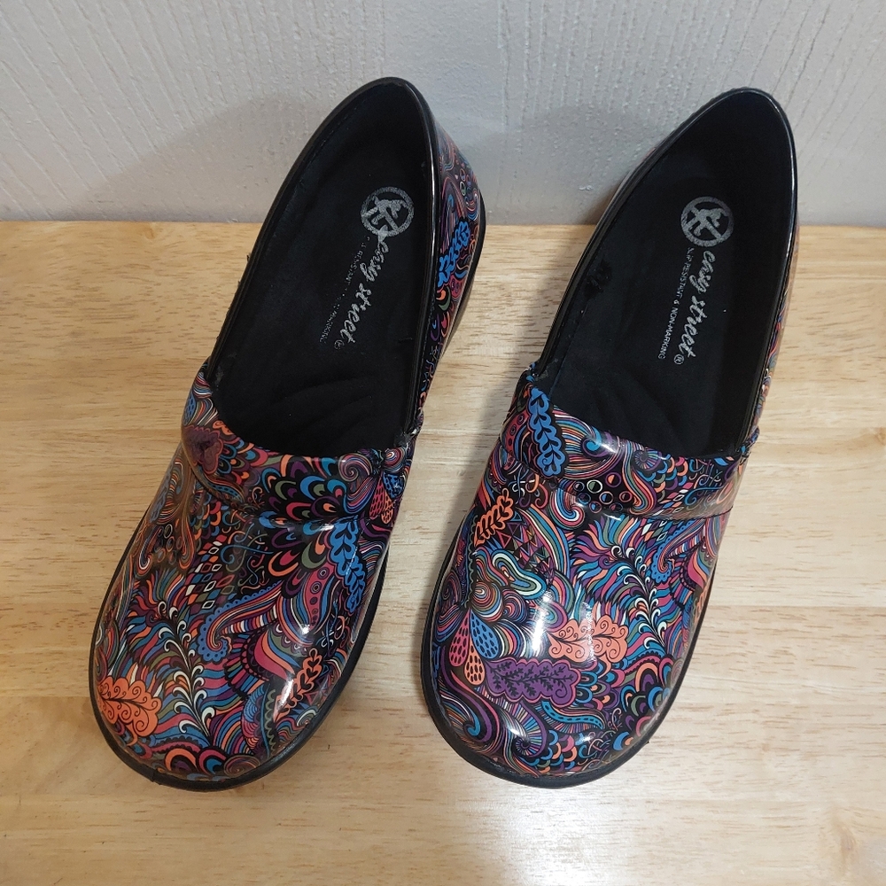 Women's Easy Street "Laurie" Colorful Clogs Size 7
